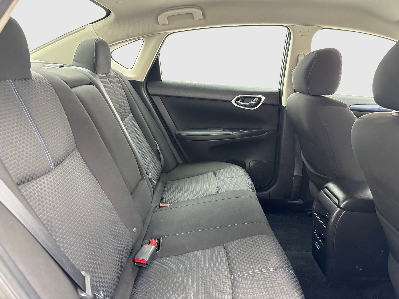 Used 2018 Nissan Sentra SR w/ SR Midnight Edition Package image 44