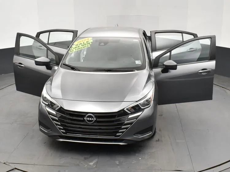 Used 2024 Nissan Versa SV image 10