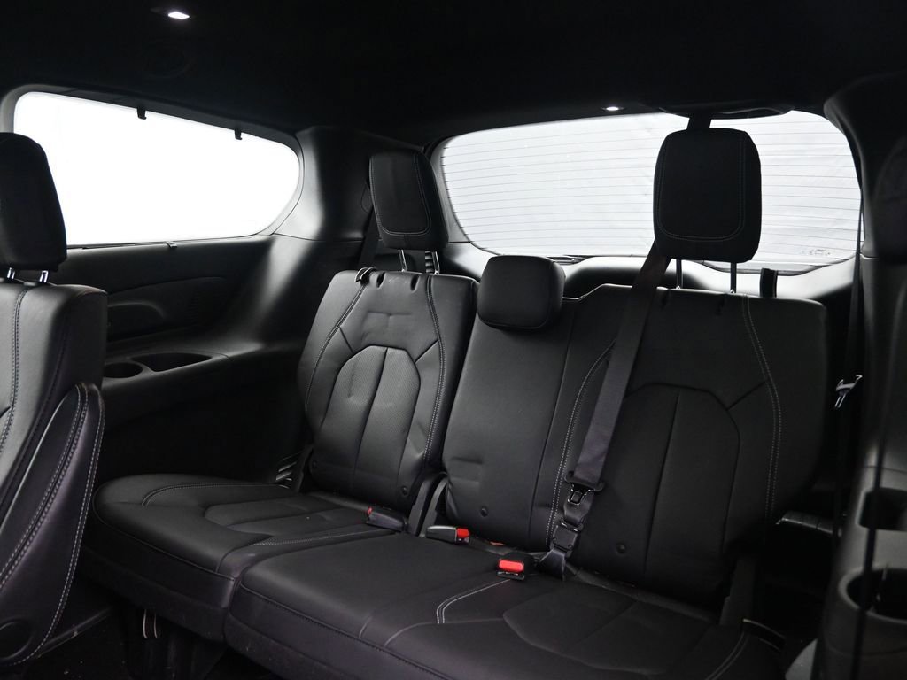 Used 2020 Chrysler Pacifica Touring-L Plus FWD image 20