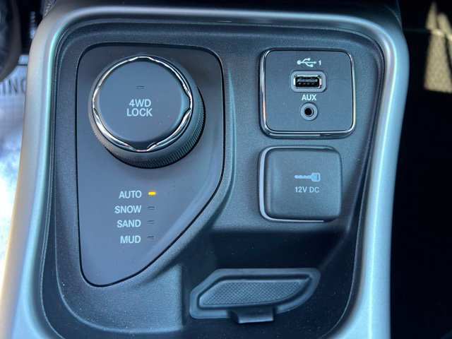 Used 2021 Jeep Compass Latitude AWD/4WD image 29