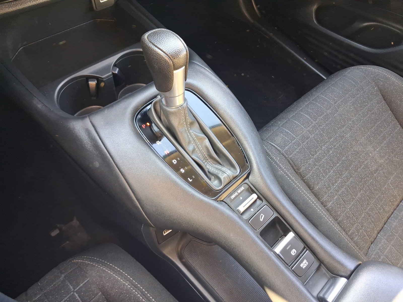 Used 2023 Honda HR-V LX image 14