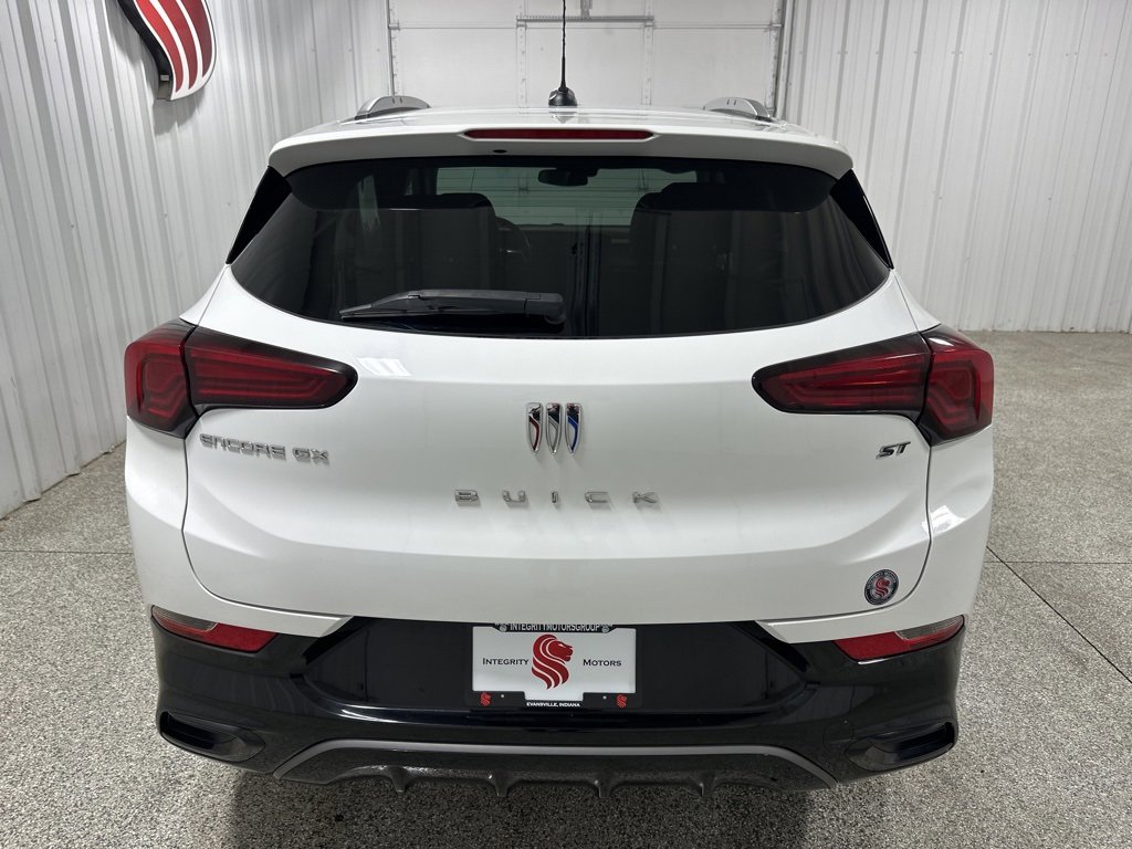 Used 2024 Buick Encore GX Sport Touring image 9