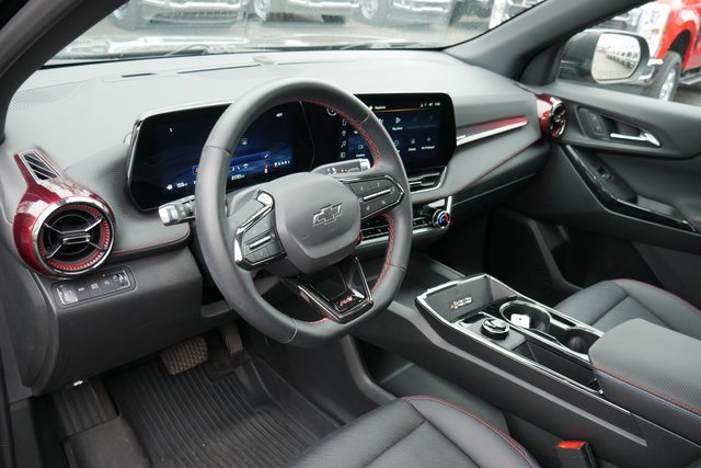 Used 2025 Chevrolet Equinox RS w/ Safety and Technology Package image 16