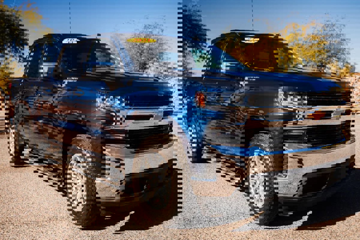 Used 2021 Chevrolet Silverado 1500 LT image 1