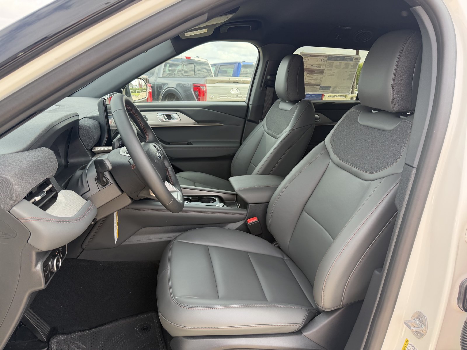 New 2027 Ford Explorer Active w/ Active Comfort Package RWD image 22
