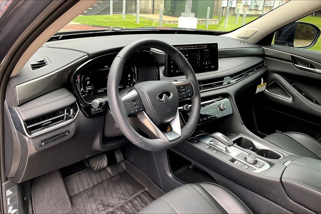 Used 2026 INFINITI QX60 Luxe w/ Cargo Package FWD image 17