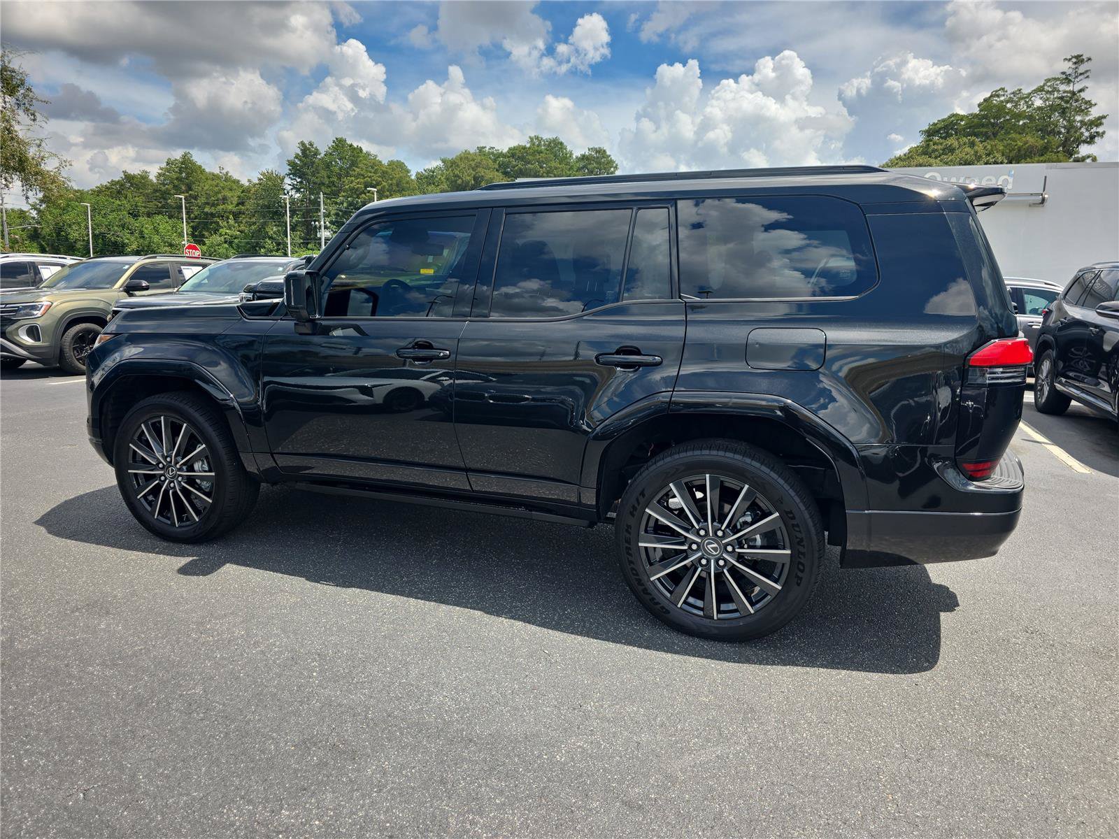 Used 2026 Lexus GX 550 w/ Cold Area Package AWD/4WD image 5