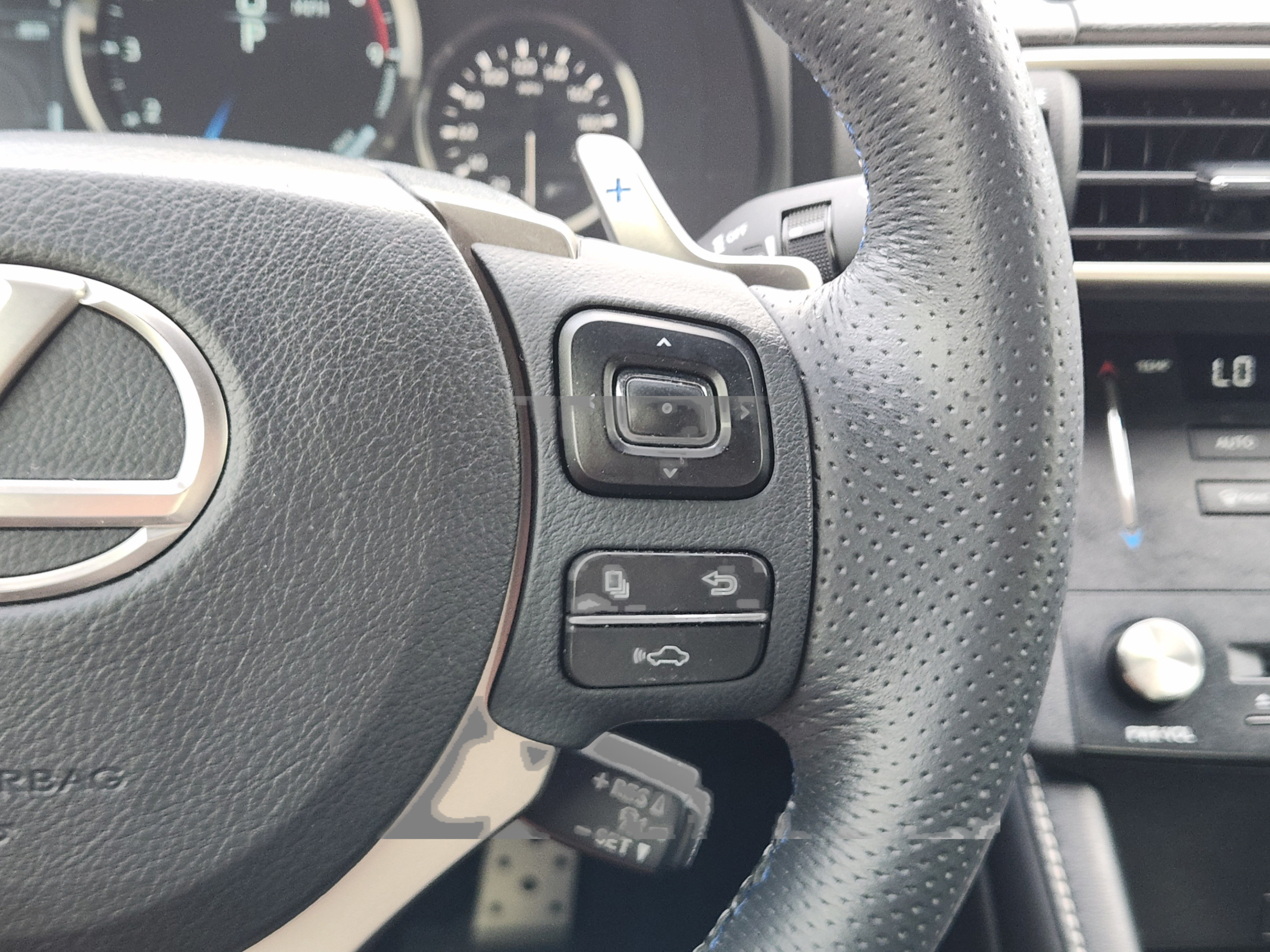 Used 2015 Lexus RC F w/ Premium Package RWD image 14