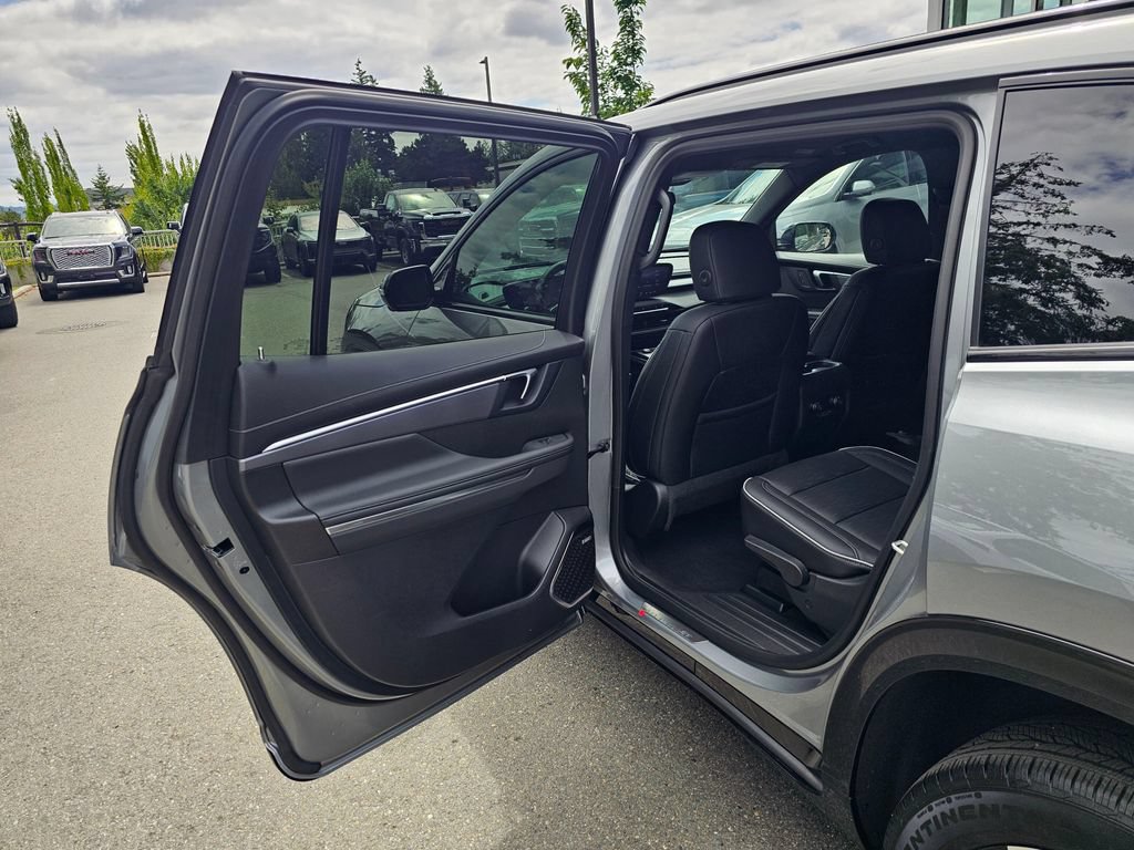 Used 2026 Buick Enclave Sport Touring FWD image 16