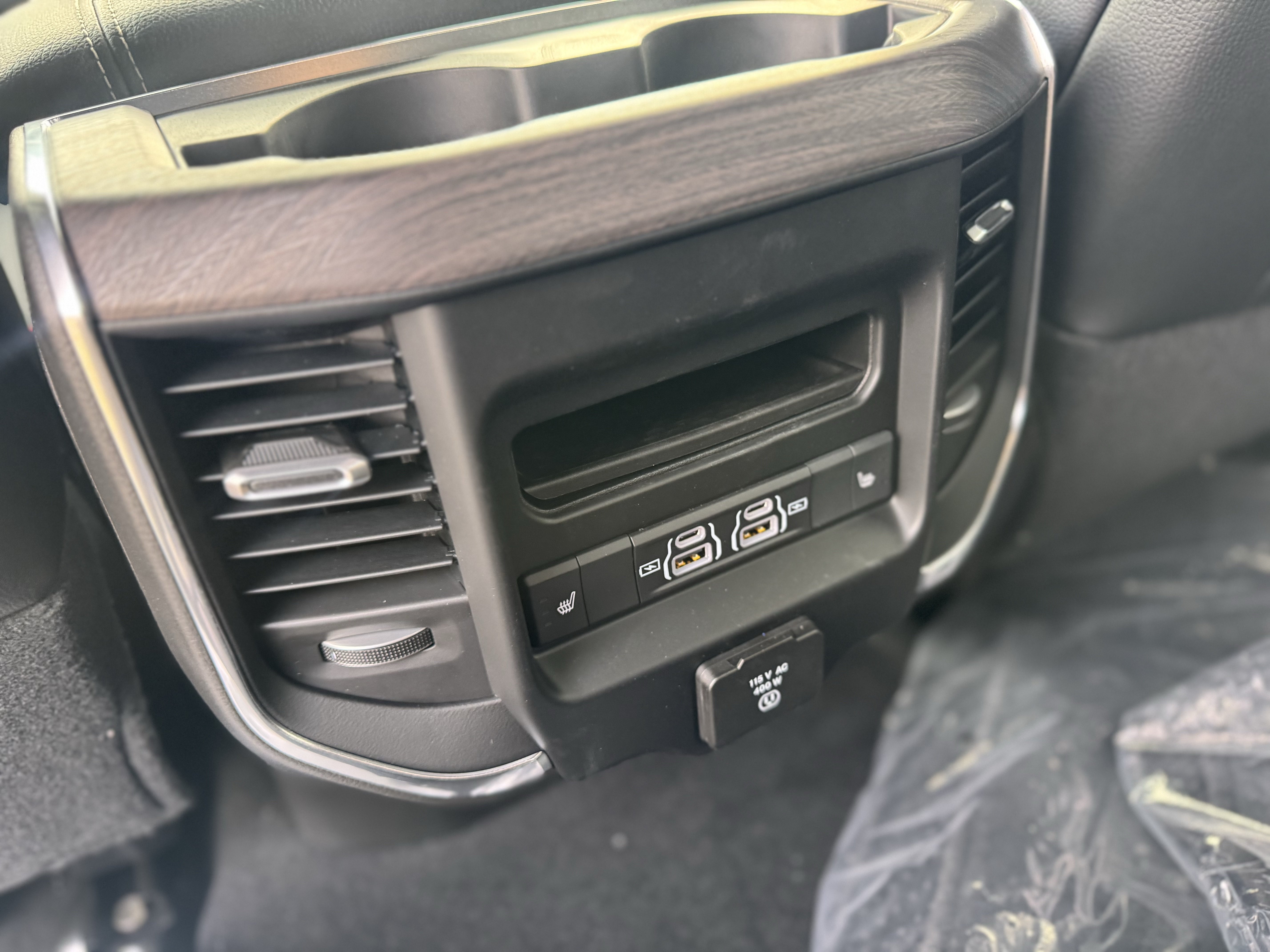 New 2026 RAM 2500 Laramie AWD/4WD image 15