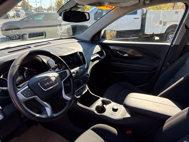 Used 2024 GMC Terrain SLE w/ Driver Convenience Package FWD image 10