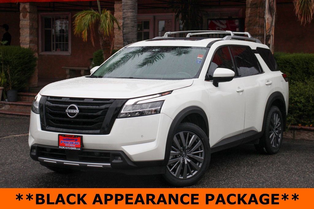 Used 2024 Nissan Pathfinder SL w/ SL Premium Package image 4