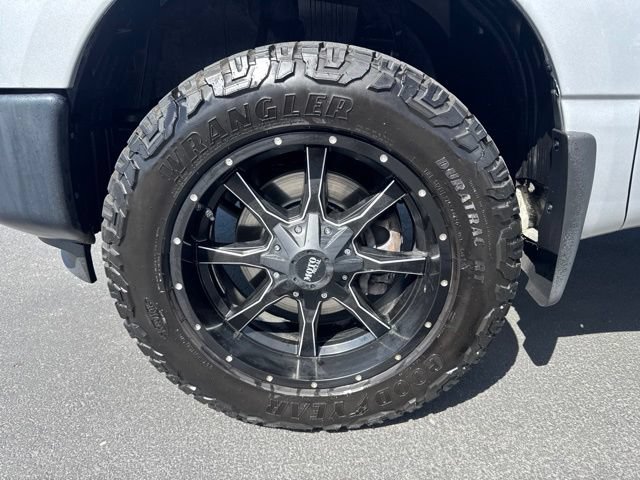 Used 2017 Nissan Titan S AWD/4WD image 9