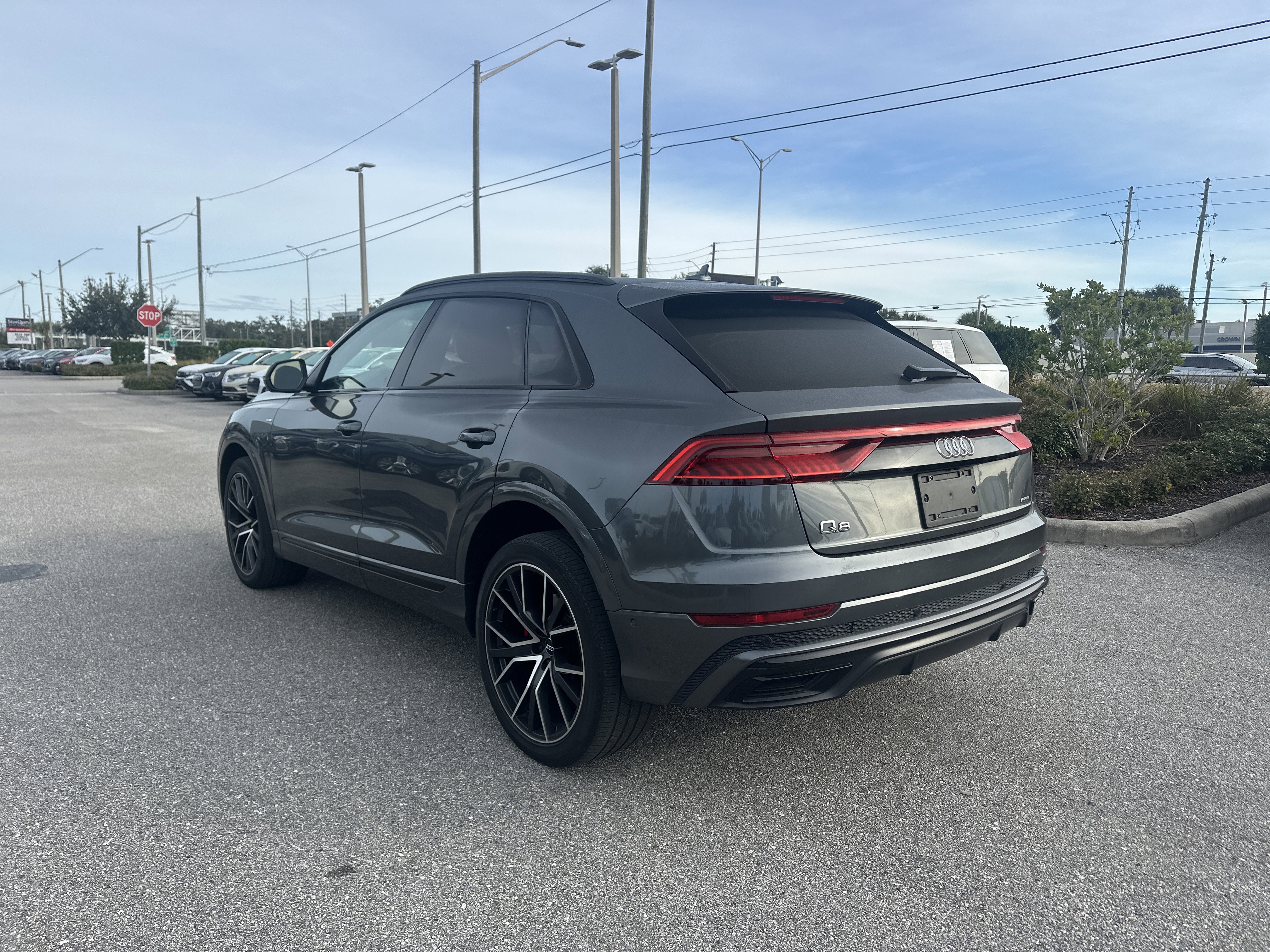 Used 2019 Audi Q8 Prestige w/ Luxury Package image 4