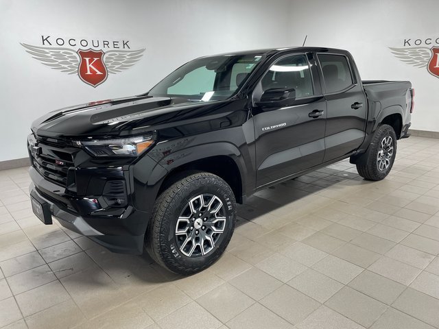 Used 2024 Chevrolet Colorado Z71 w/ Z71 Convenience Package 2 AWD/4WD image 3