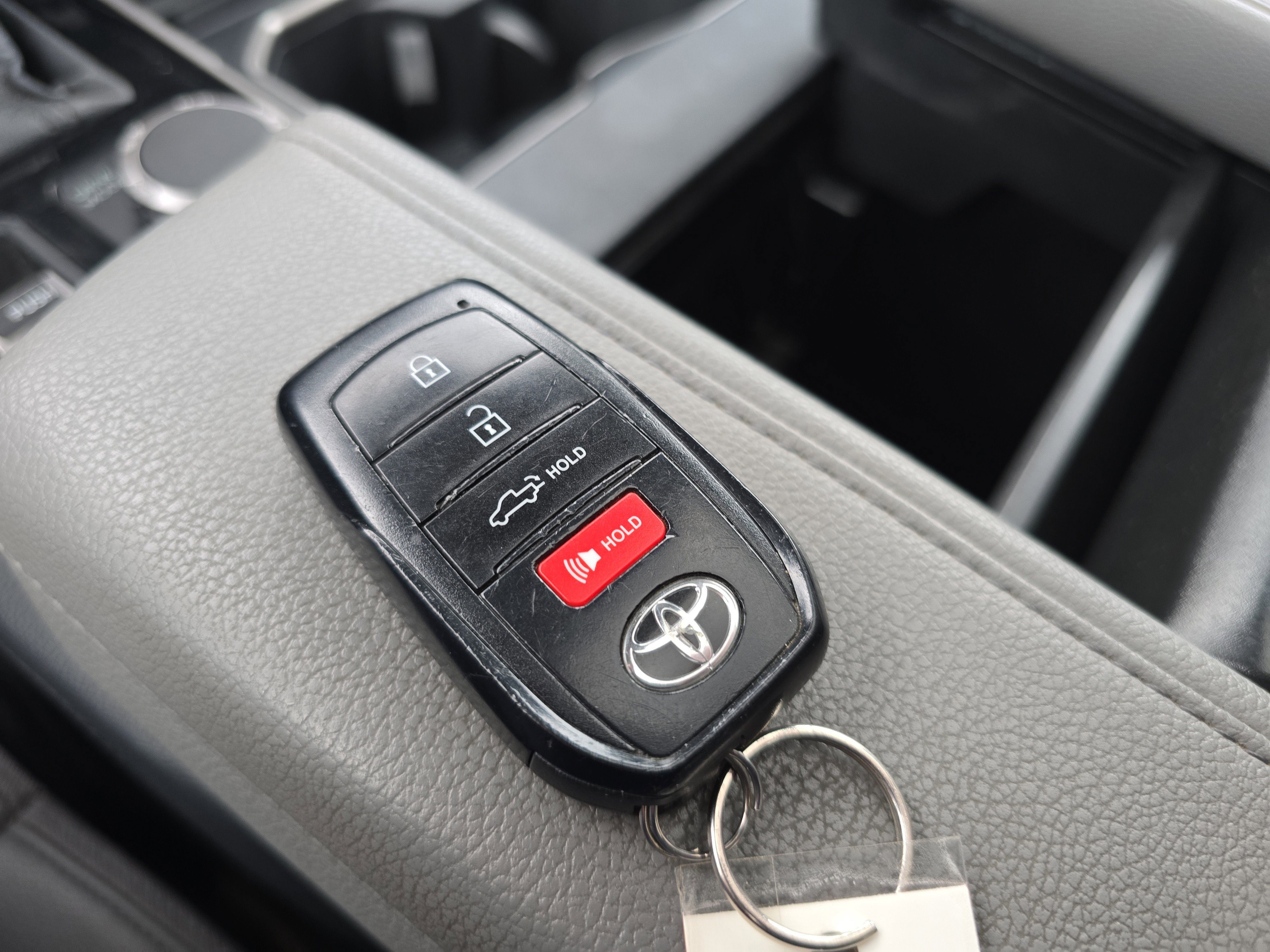 Used 2022 Toyota Tundra Limited image 37