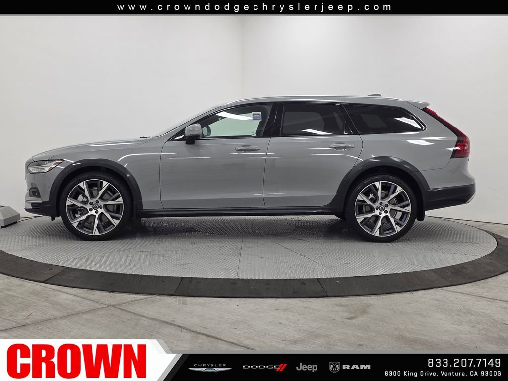 Used 2025 Volvo V90 B6 Cross Country Ultra w/ Protection Package AWD/4WD image 4