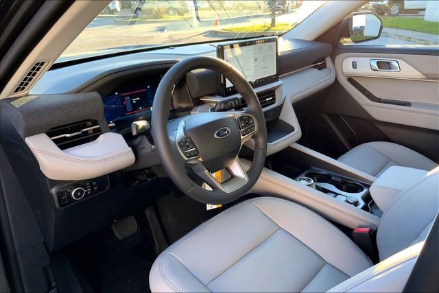 New 2026 Ford Explorer Active w/ Active Comfort Package image 6