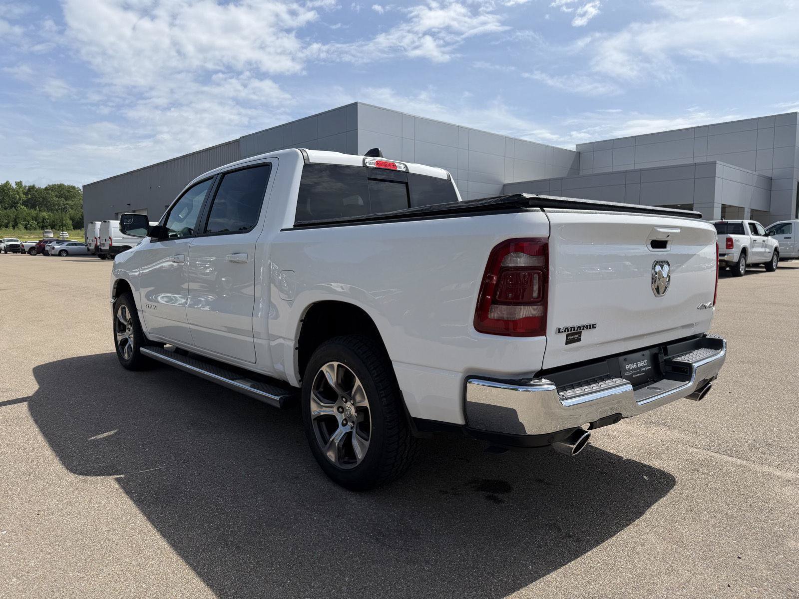 Used 2023 RAM 1500 Laramie AWD/4WD image 4