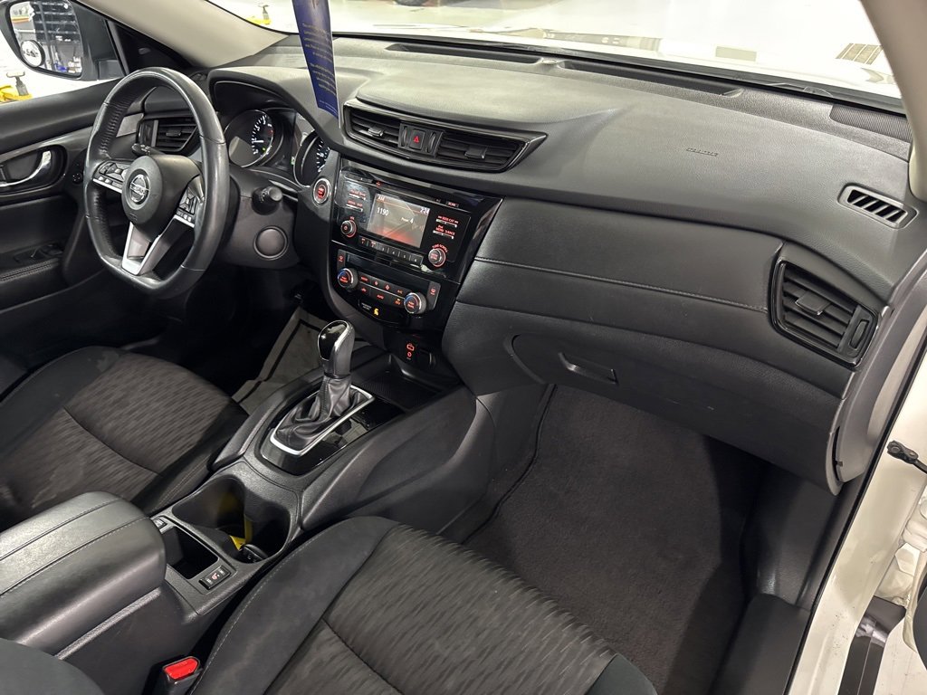 Used 2017 Nissan Rogue SV image 20