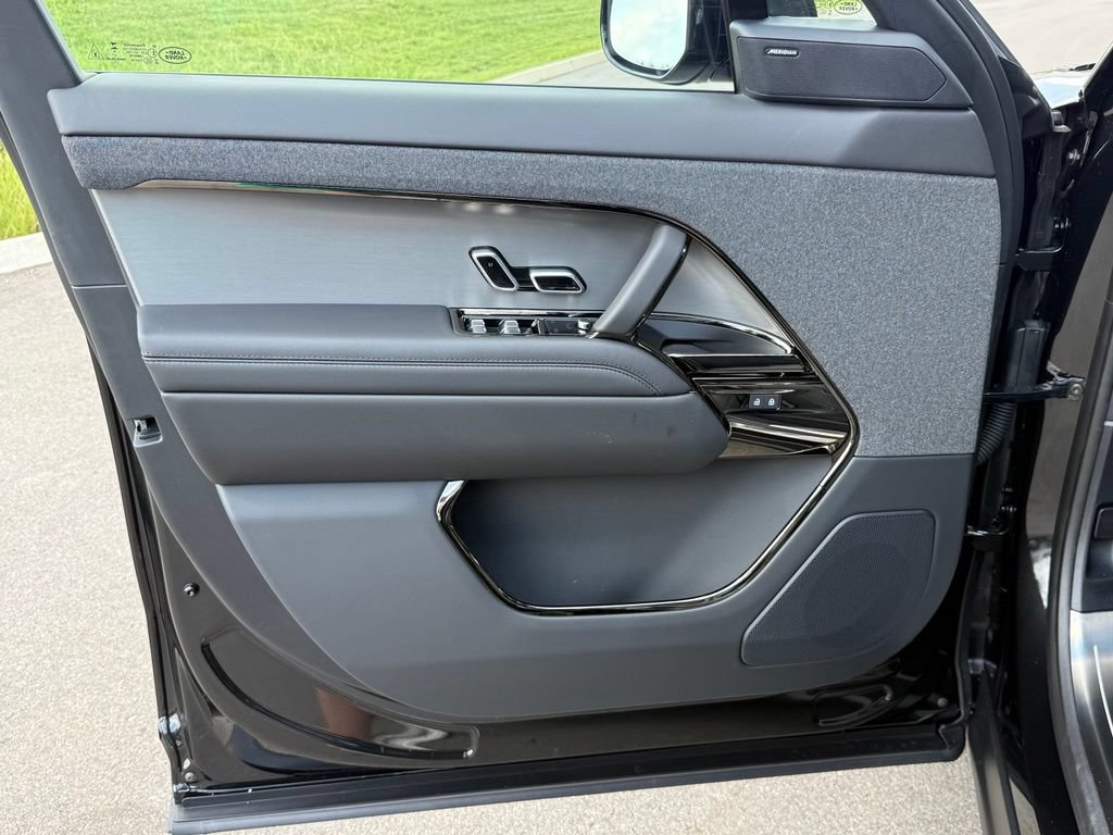 New 2026 Land Rover Range Rover Sport Dynamic SE AWD/4WD image 14
