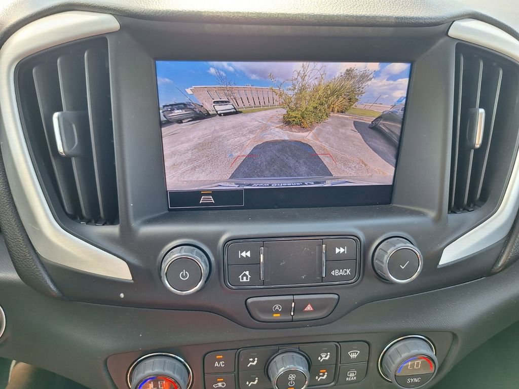 Used 2023 GMC Terrain SLT image 16