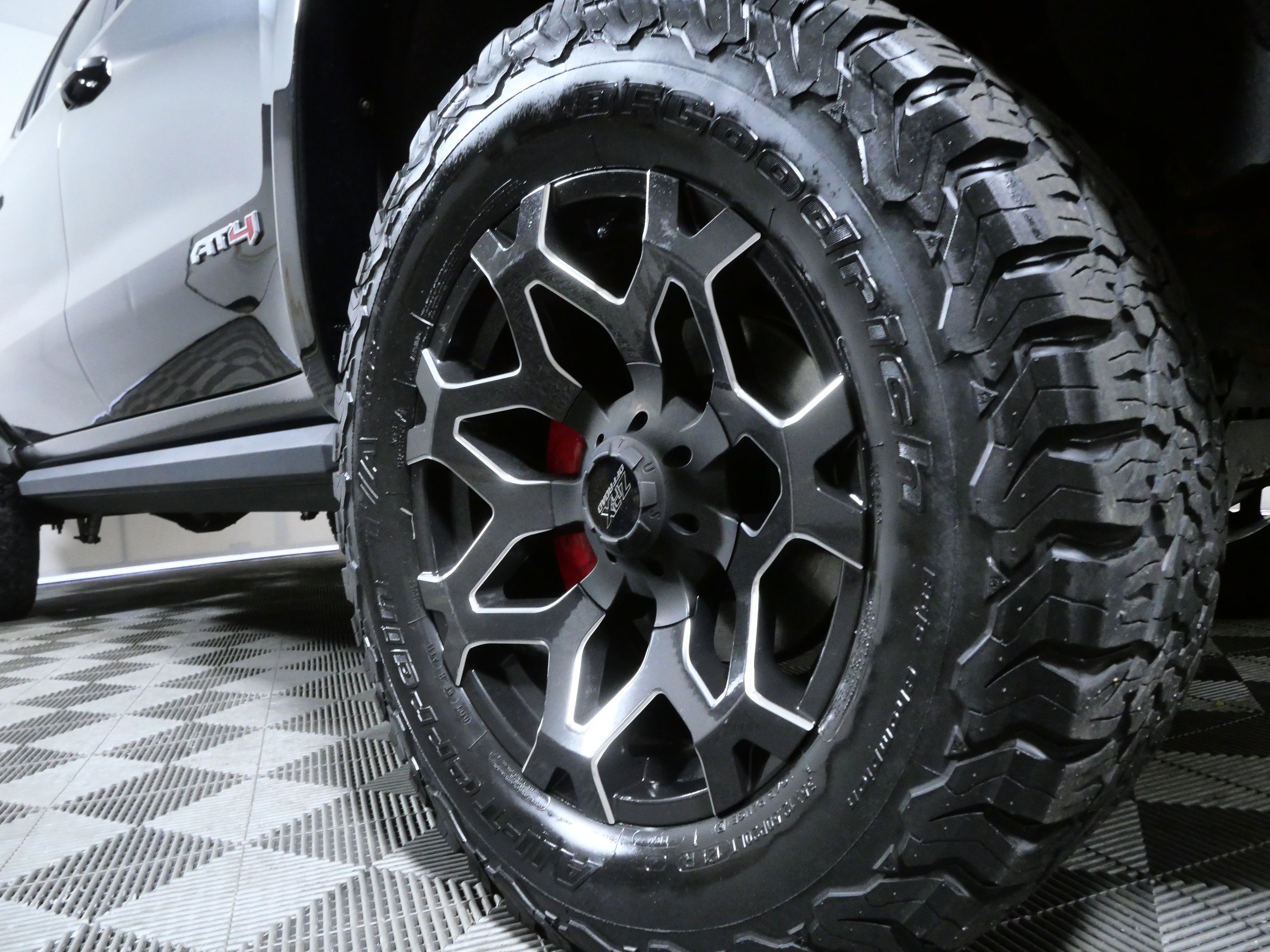 Used 2020 GMC Sierra 1500 AT4 w/ AT4 Premium Package AWD/4WD image 2