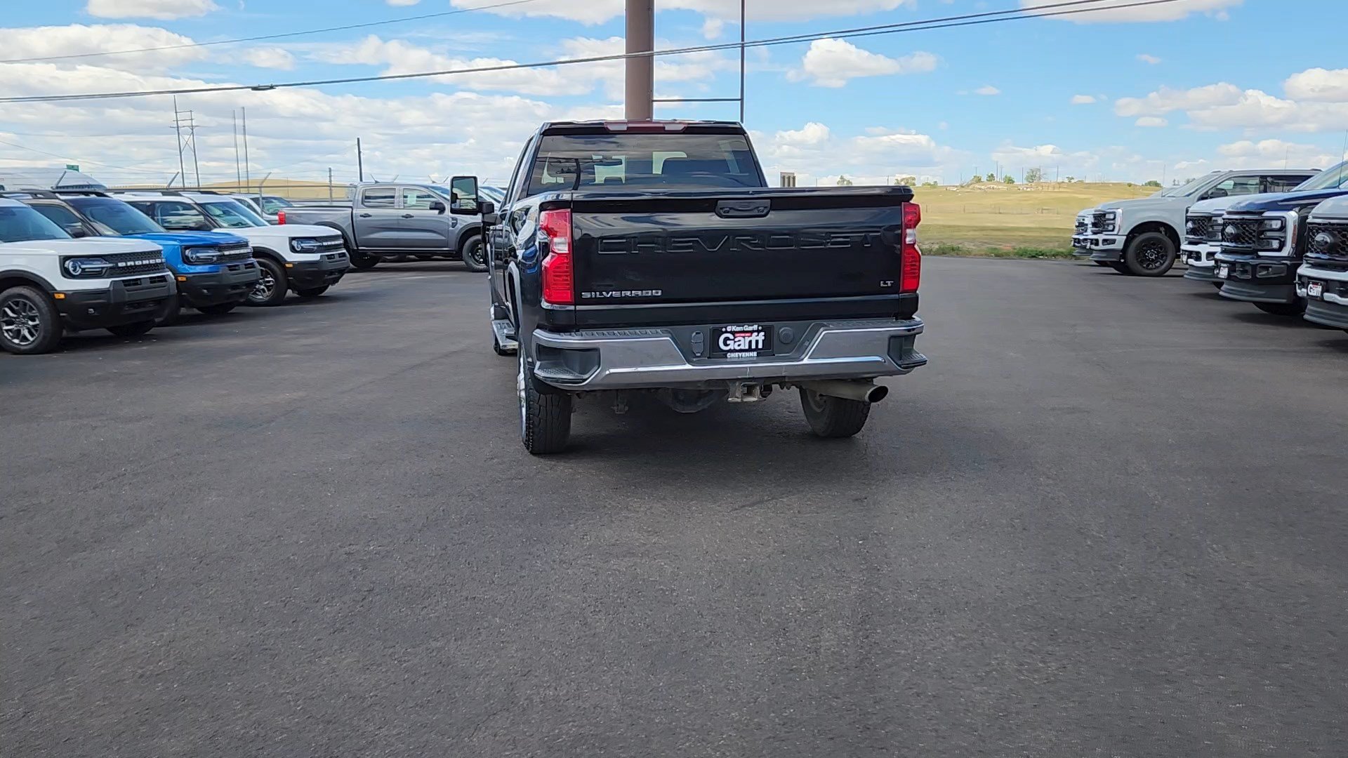 Used 2020 Chevrolet Silverado 2500 LT w/ Convenience Package AWD/4WD image 2