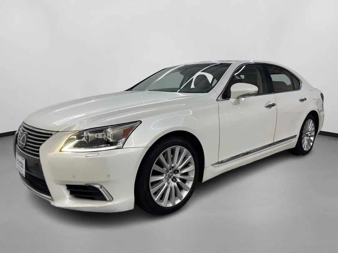 Used 2017 Lexus LS 460 AWD w/ Comfort Package image 4