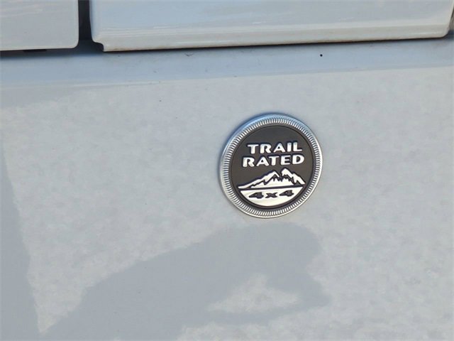 Used 2017 Jeep Wrangler Unlimited Sahara w/ Connectivity Group image 13