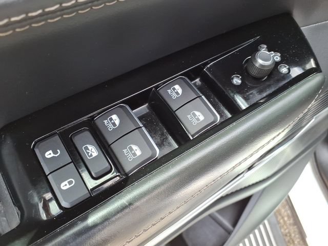 Used 2023 Jeep Grand Wagoneer L Series II AWD/4WD image 21