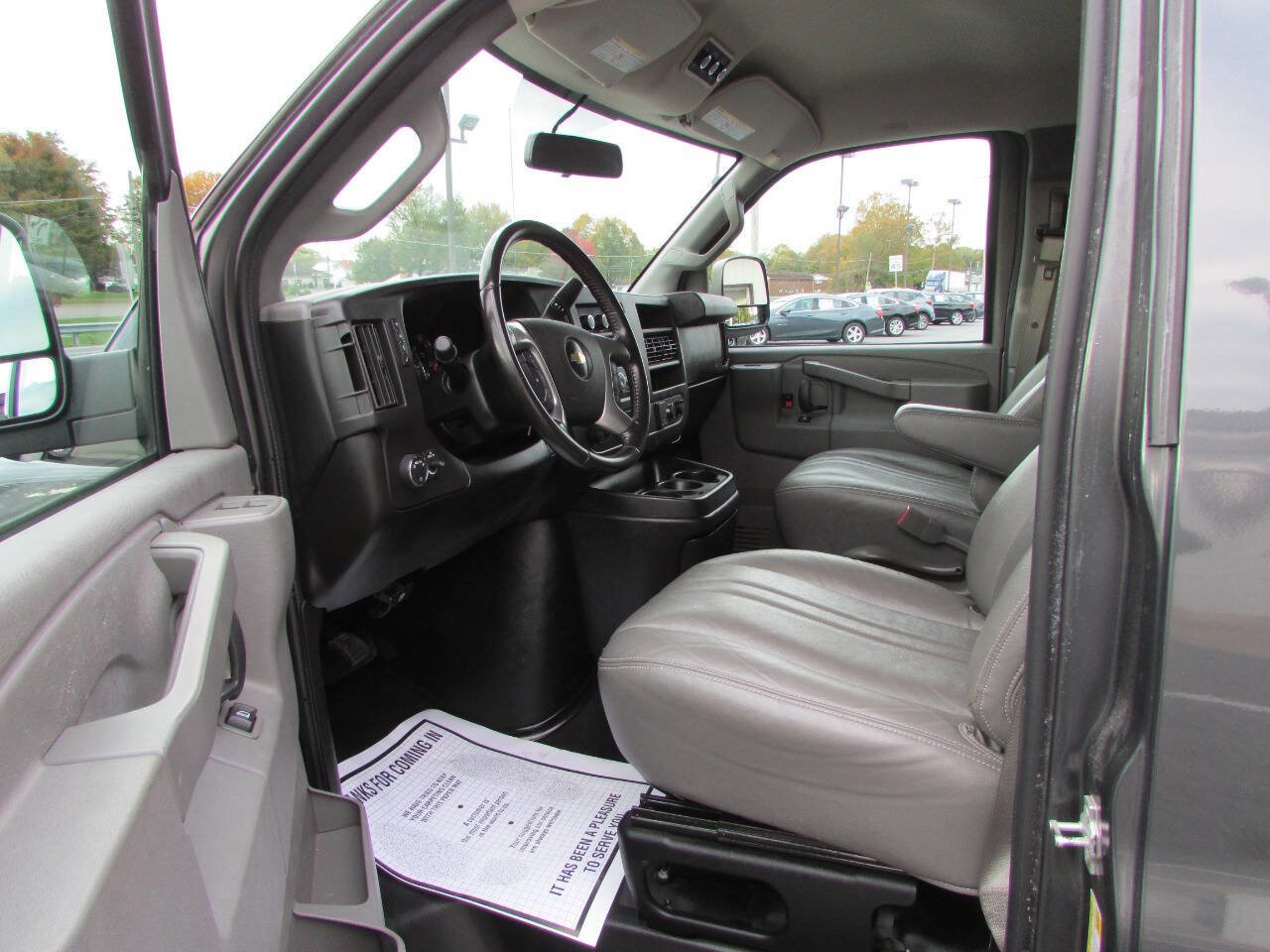 Used 2016 Chevrolet Express 3500 LS w/ Chrome Appearance Package image 7