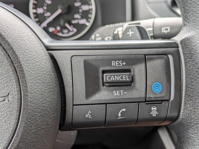 Used 2024 Nissan Rogue SV AWD/4WD image 26