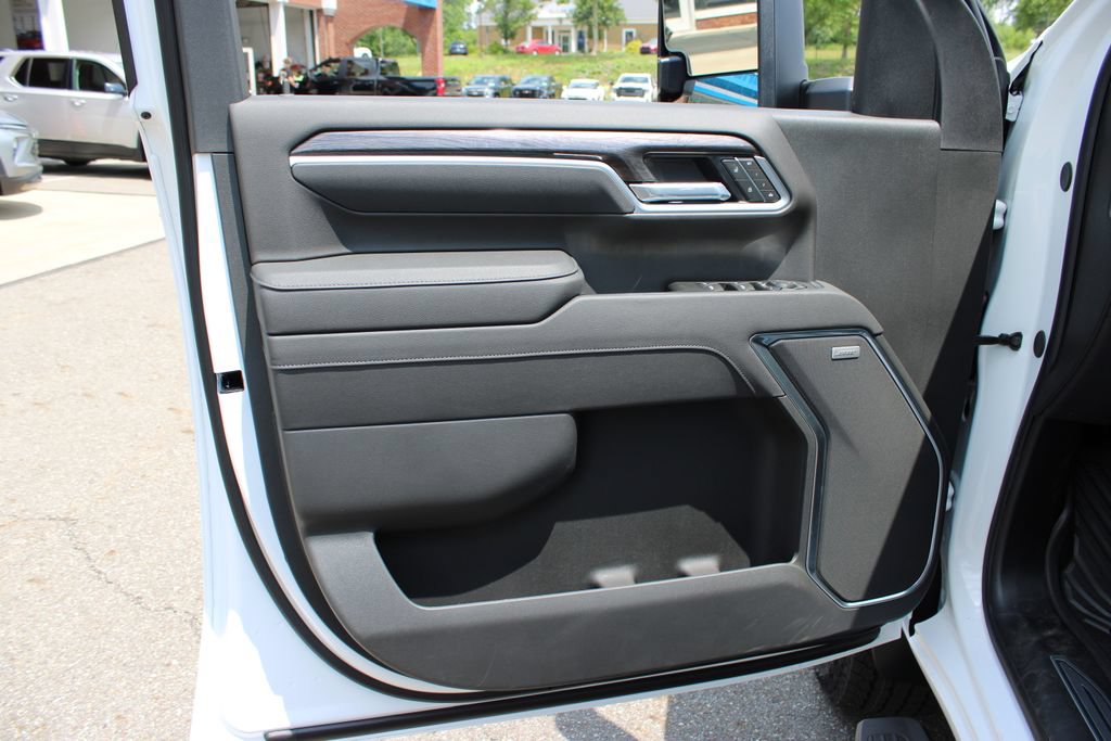 New 2026 Chevrolet Silverado 2500 LTZ w/ LTZ Convenience Package AWD/4WD image 16