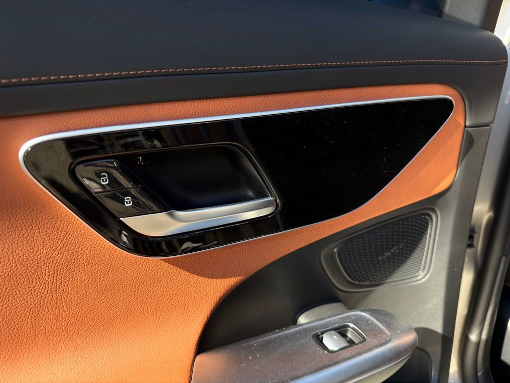 Used 2023 Mercedes-Benz C 300 Sedan image 40