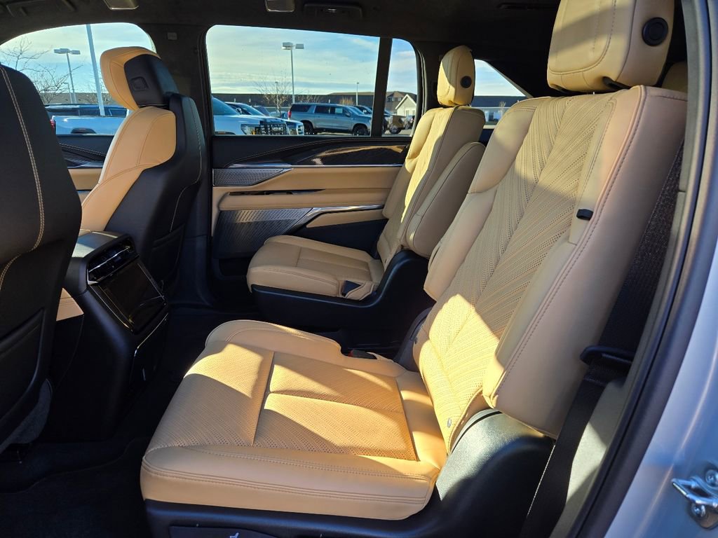New 2025 Cadillac Escalade IQ Luxury 2 w/ LPO, Etrunk Organizer Package image 5