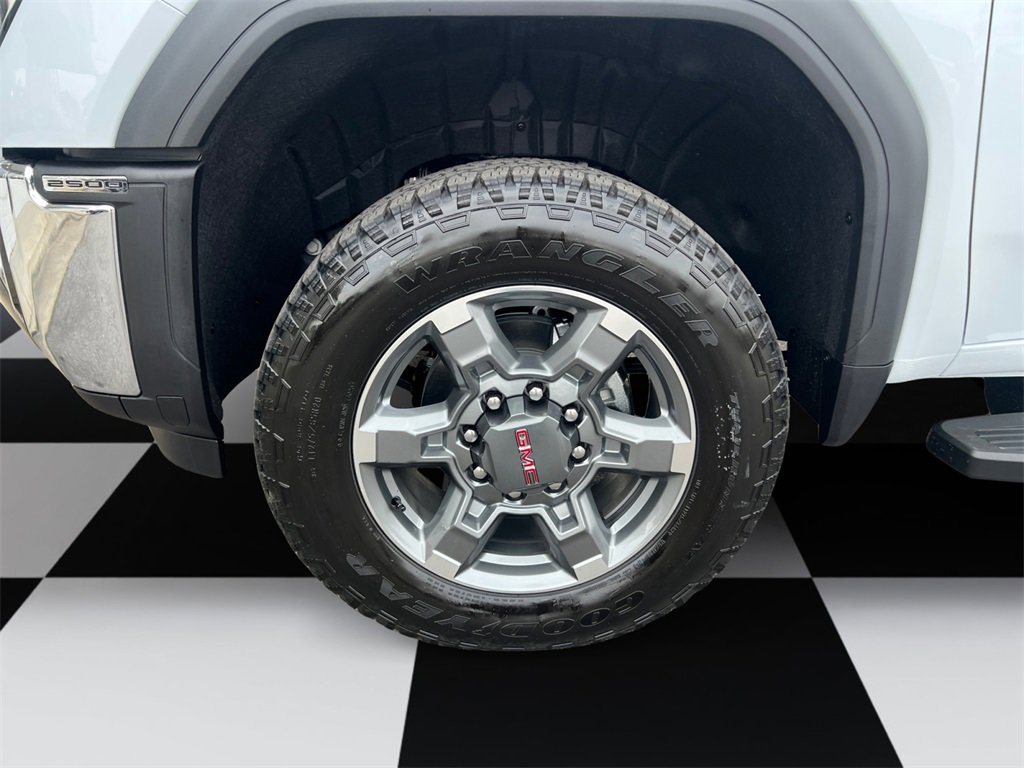 New 2026 GMC Sierra 2500 SLT image 14