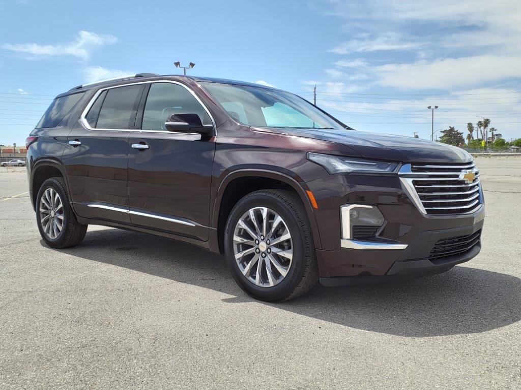 Used 2023 Chevrolet Traverse Premier image 2
