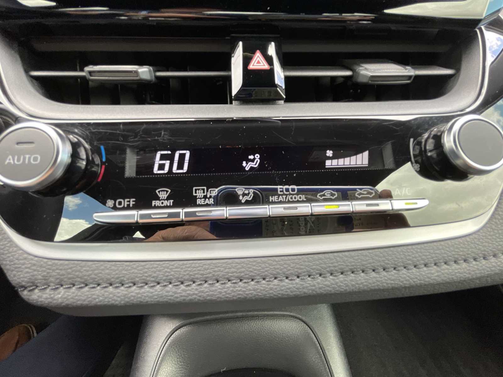 Used 2024 Toyota Corolla SE FWD image 16