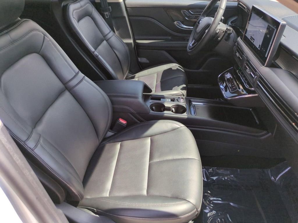 Certified 2024 Lincoln Corsair AWD w/ Equipment Group 101A image 31