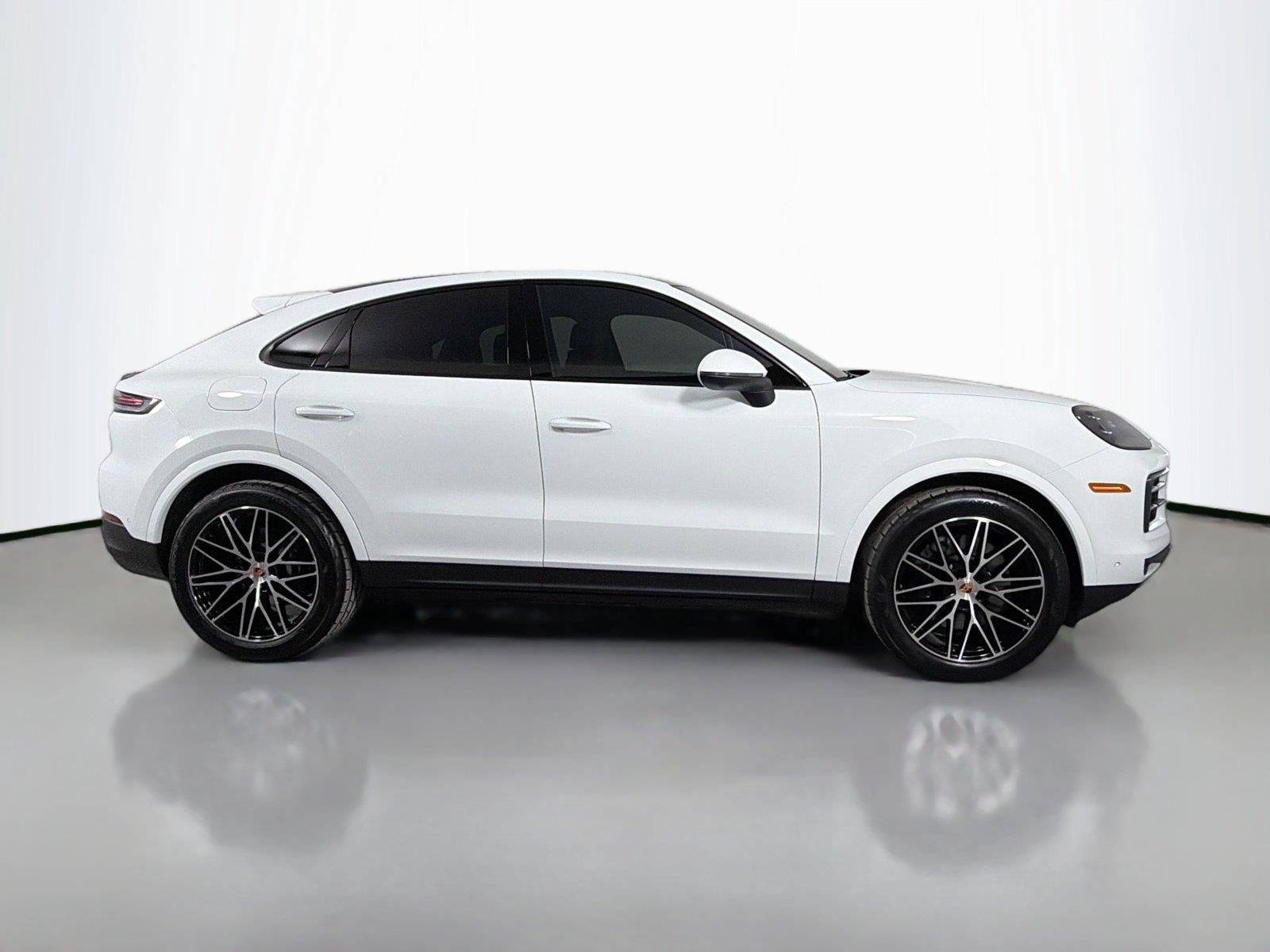 Certified 2026 Porsche Cayenne Coupe AWD/4WD image 8