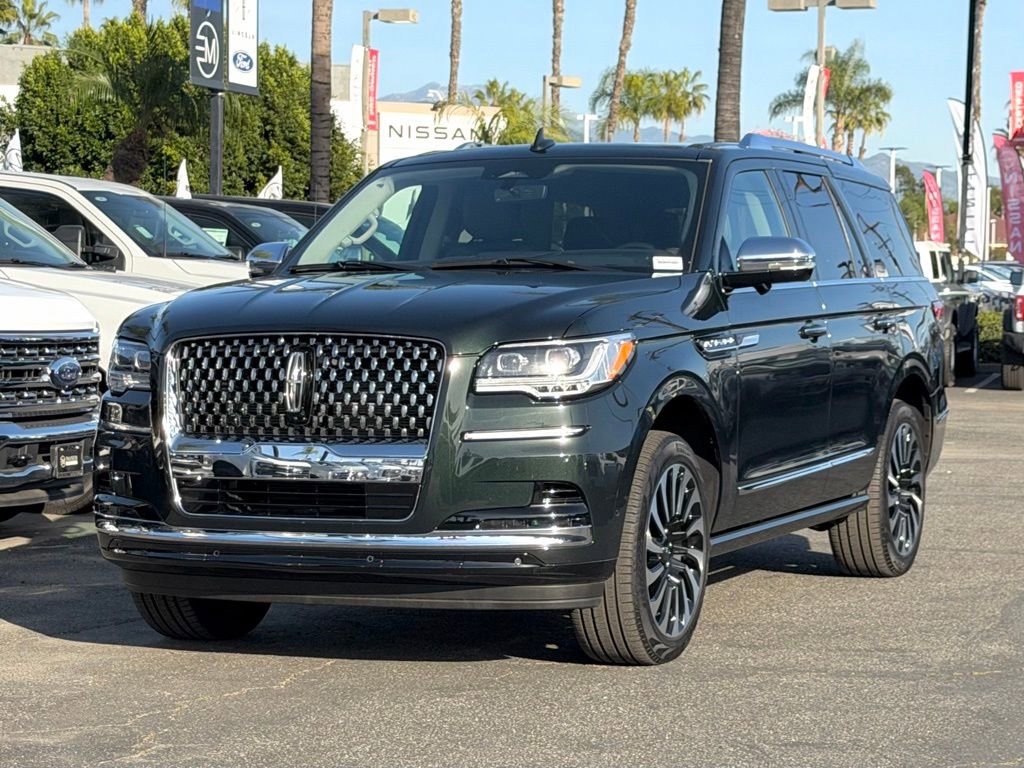 Used 2024 Lincoln Navigator Black Label image 4