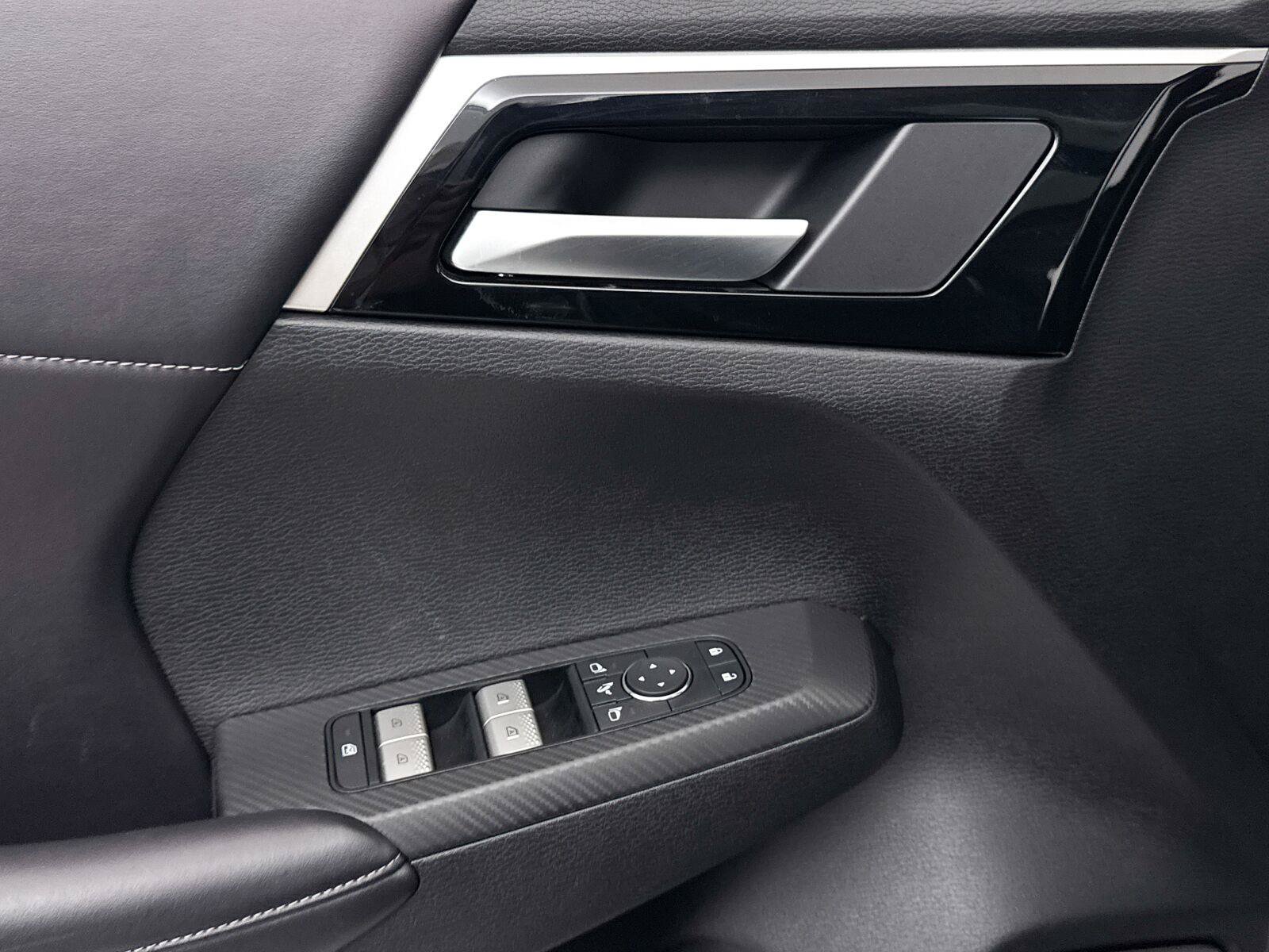 Used 2025 Mitsubishi Outlander SE FWD image 31