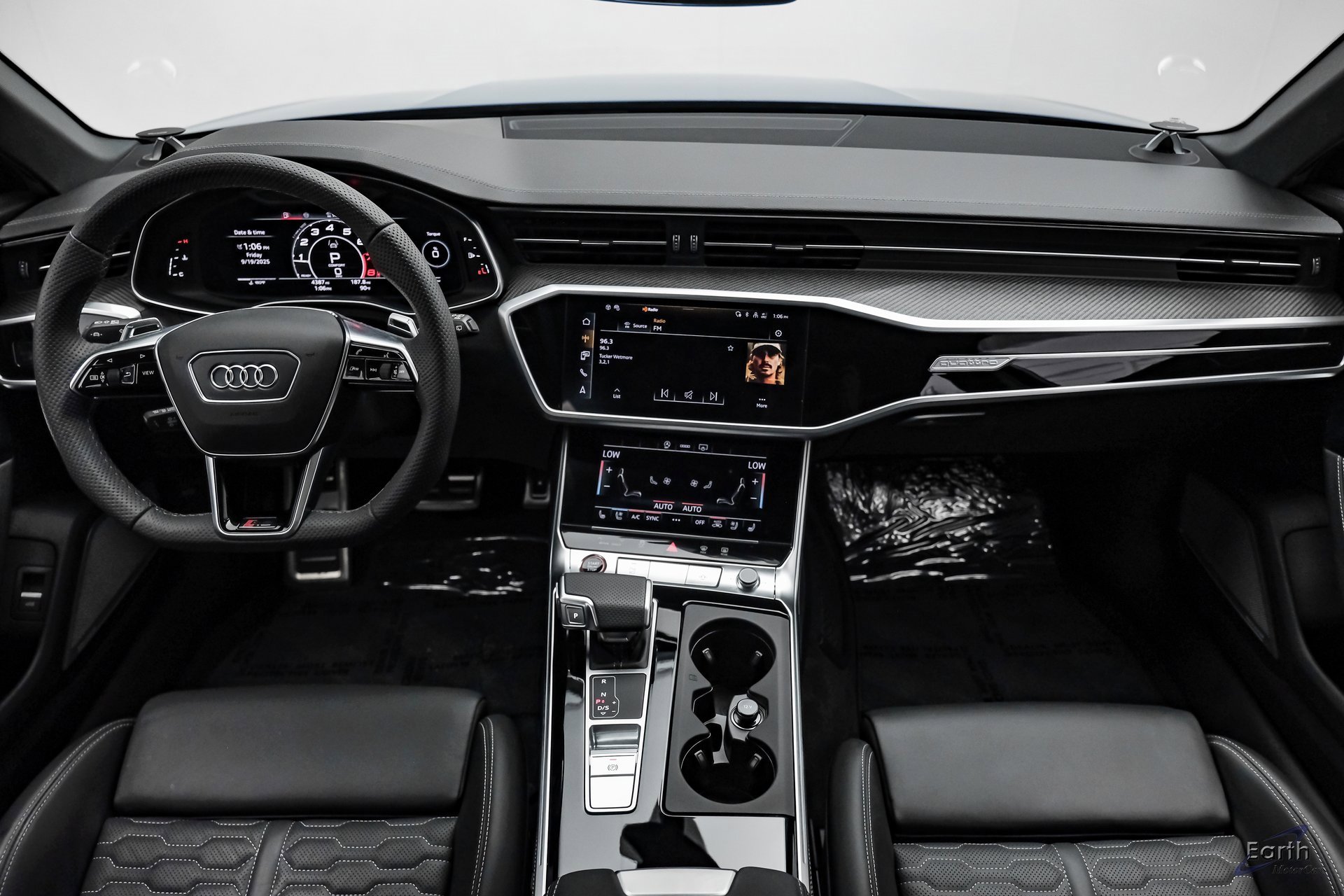 Used 2025 Audi RS 6 performance image 29