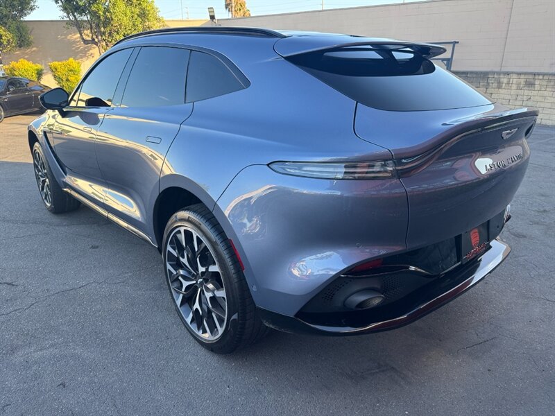 Used 2022 Aston Martin DBX AWD/4WD image 9