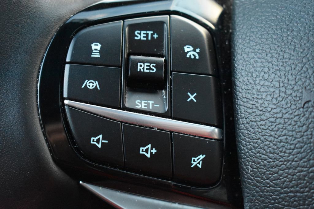 Used 2023 Ford Explorer Platinum w/ Technology Package AWD/4WD image 18