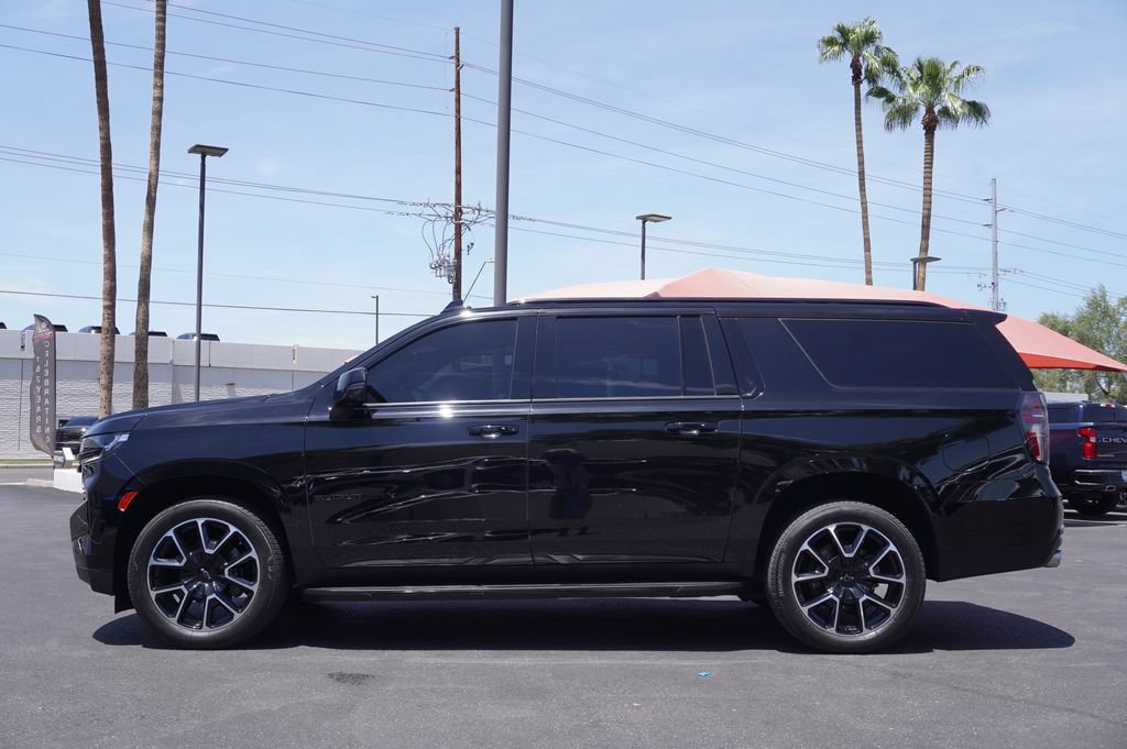 Certified 2023 Chevrolet Suburban RST w/ Sport Performance Package AWD/4WD image 2
