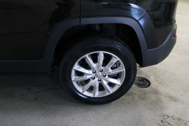 Used 2015 Jeep Cherokee Limited w/ Luxury Group AWD/4WD image 36