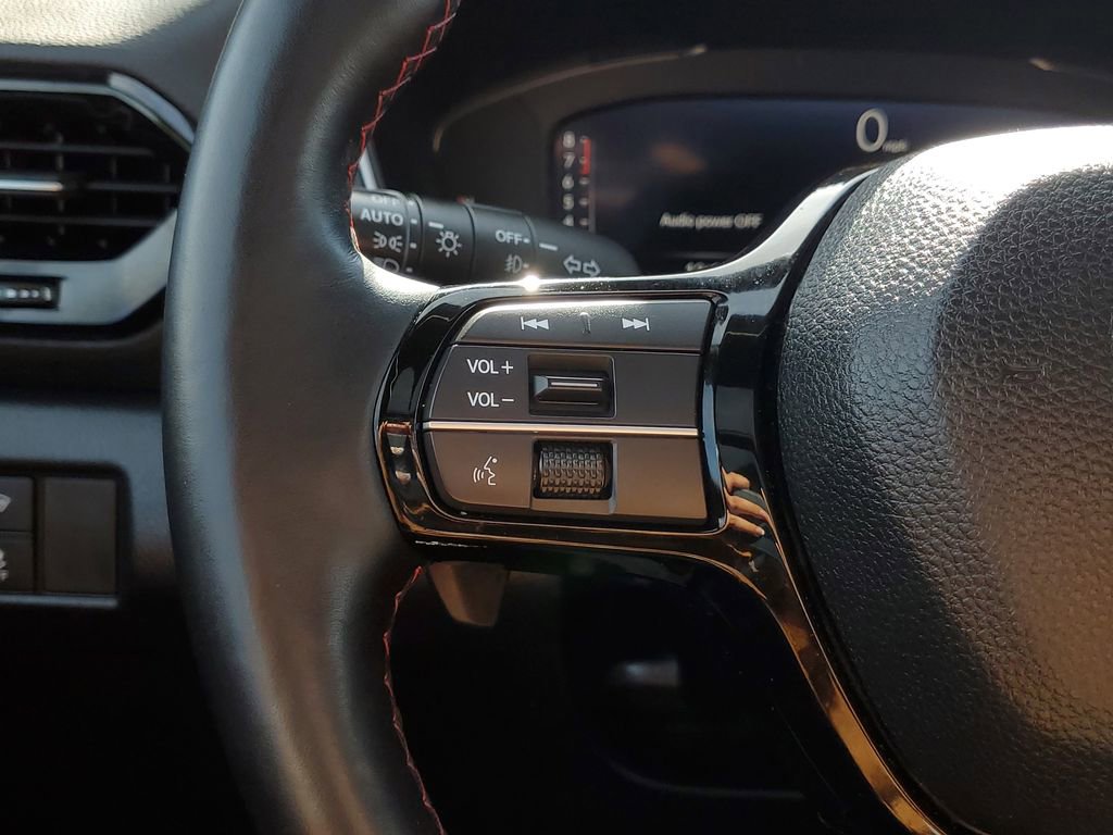 Used 2025 Honda Pilot Black Edition image 17