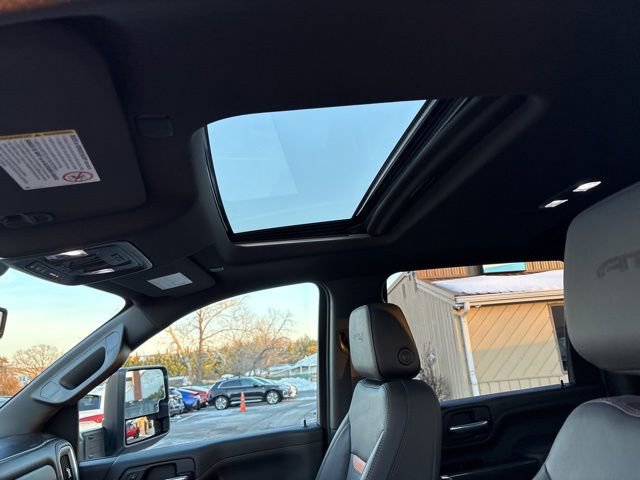 Used 2022 GMC Sierra 2500 AT4 w/ AT4 Preferred Package image 9